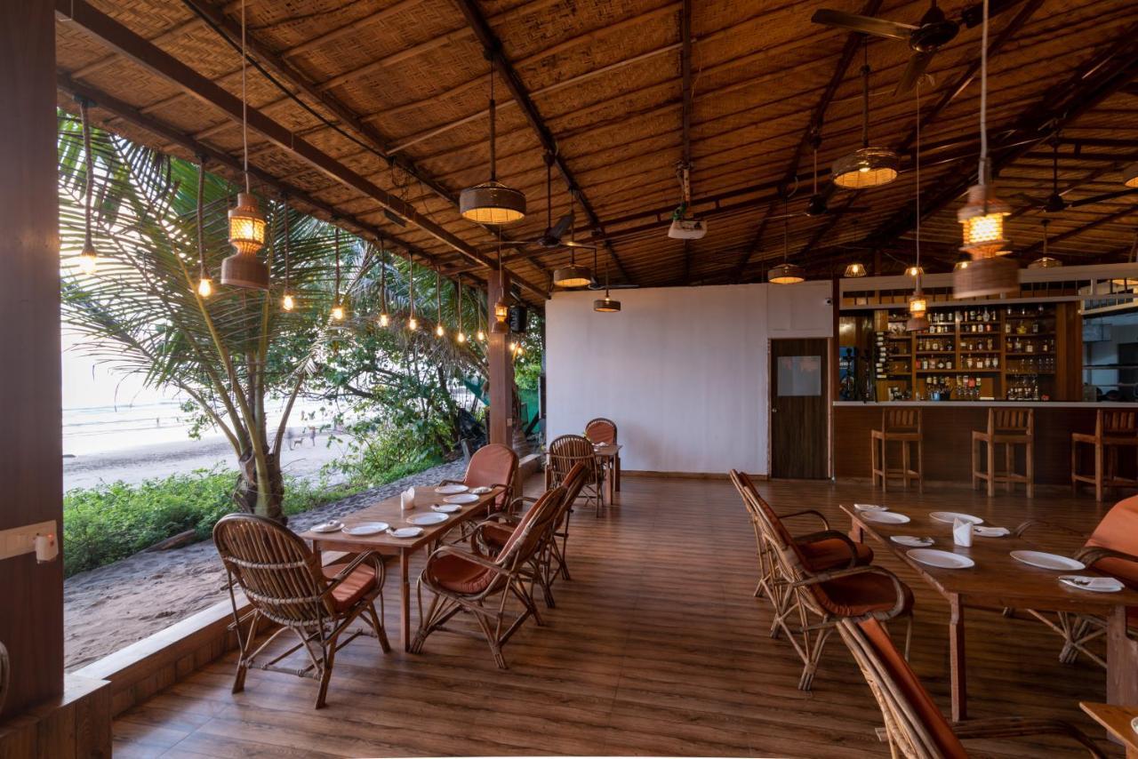 Amadi Beach Front Resort Мандрем Экстерьер фото