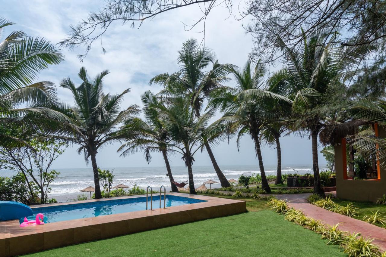 Amadi Beach Front Resort Мандрем Экстерьер фото