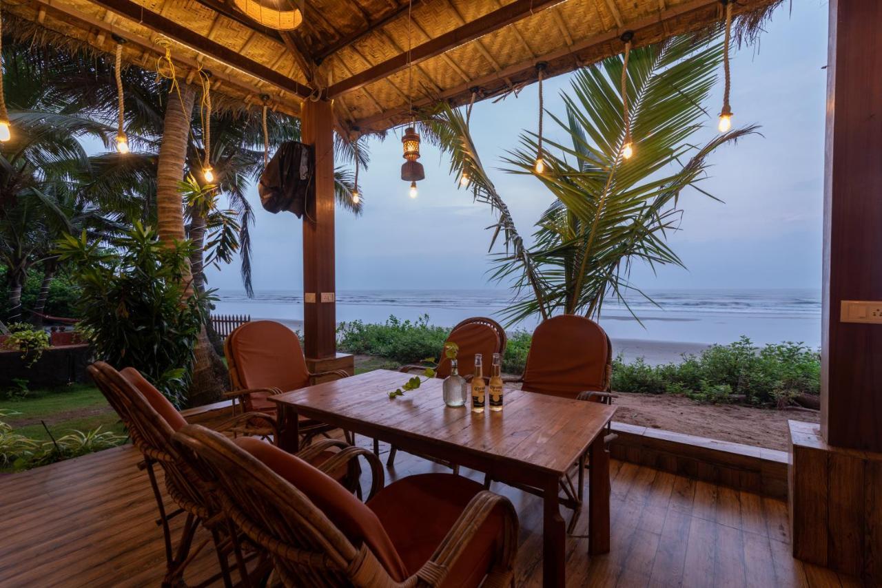 Amadi Beach Front Resort Мандрем Экстерьер фото