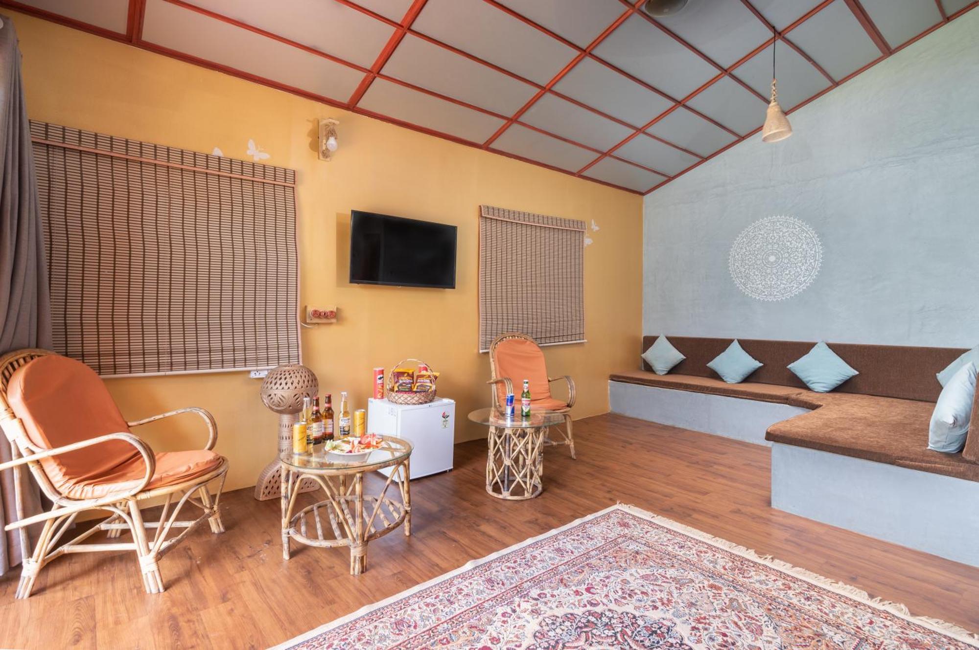 Amadi Beach Front Resort Мандрем Номер фото